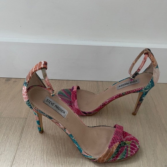 Steve Madden Stecy Heels in Floral Multi - Picture 3 of 11